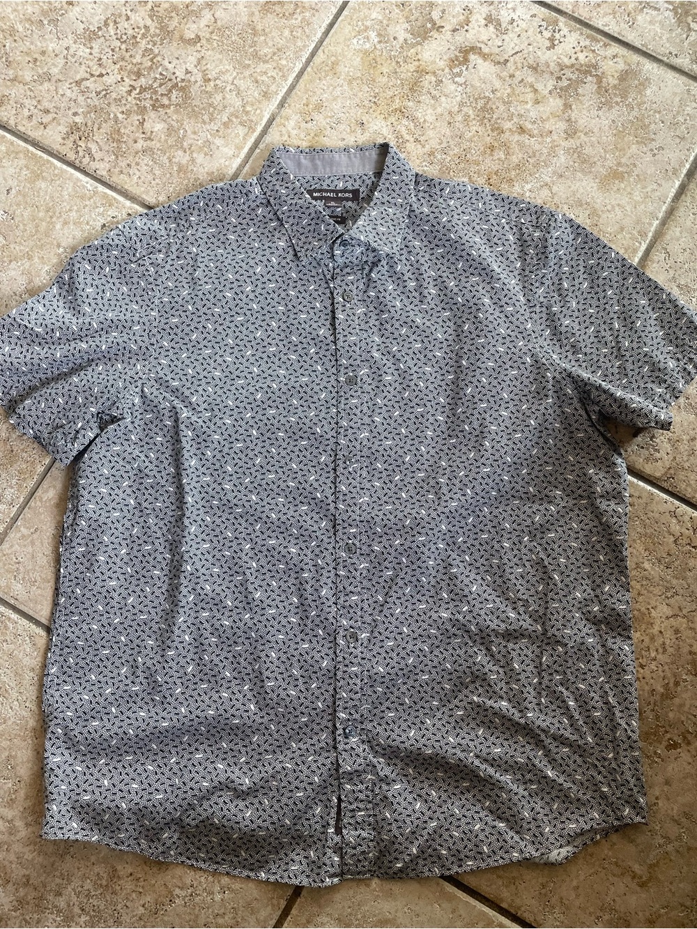 Michael Kors Men's Short Sleeve Button-Down Shirt in Gray Pattern